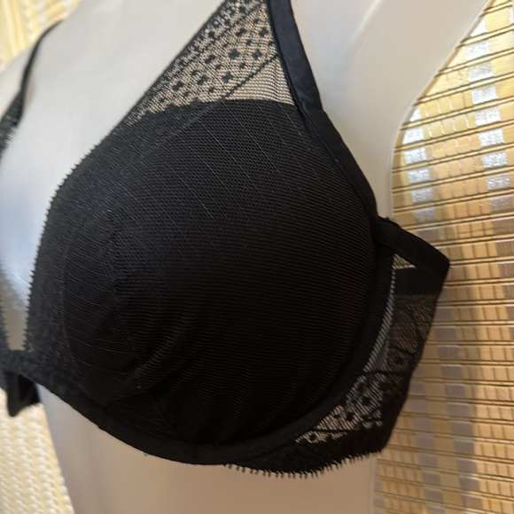 Victoria's Secret Incredible Plunge Bra in Black Lace Padded Underwire 36DD - Picture 7 of 16